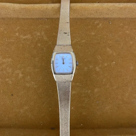 Seiko | Accessories | Vintage Seiko Watch Women 6mm Gold  display picture 3